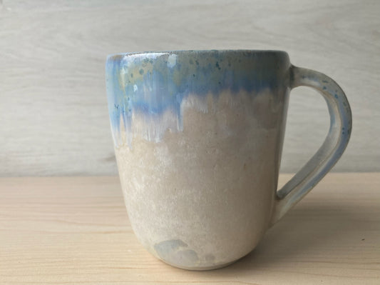 Mug beige, bleu et vert