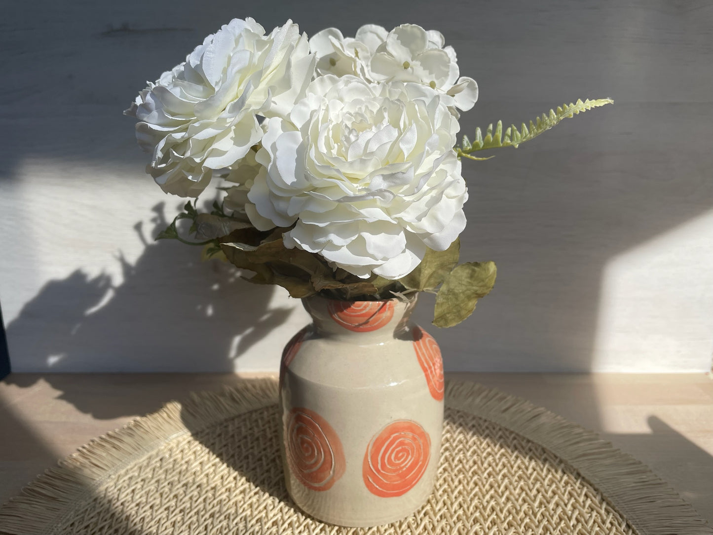 Petit vase graphique orangé