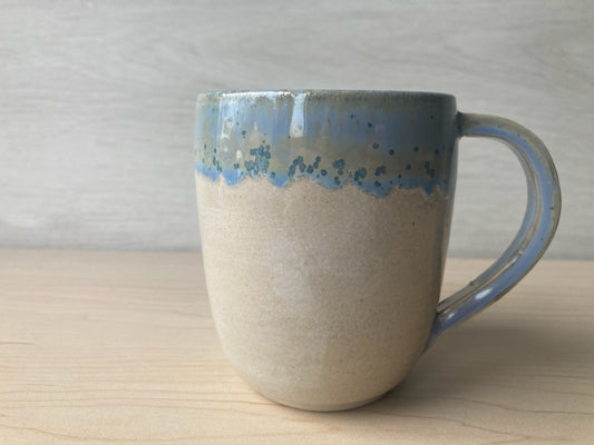 Mug beige, bleu et vert