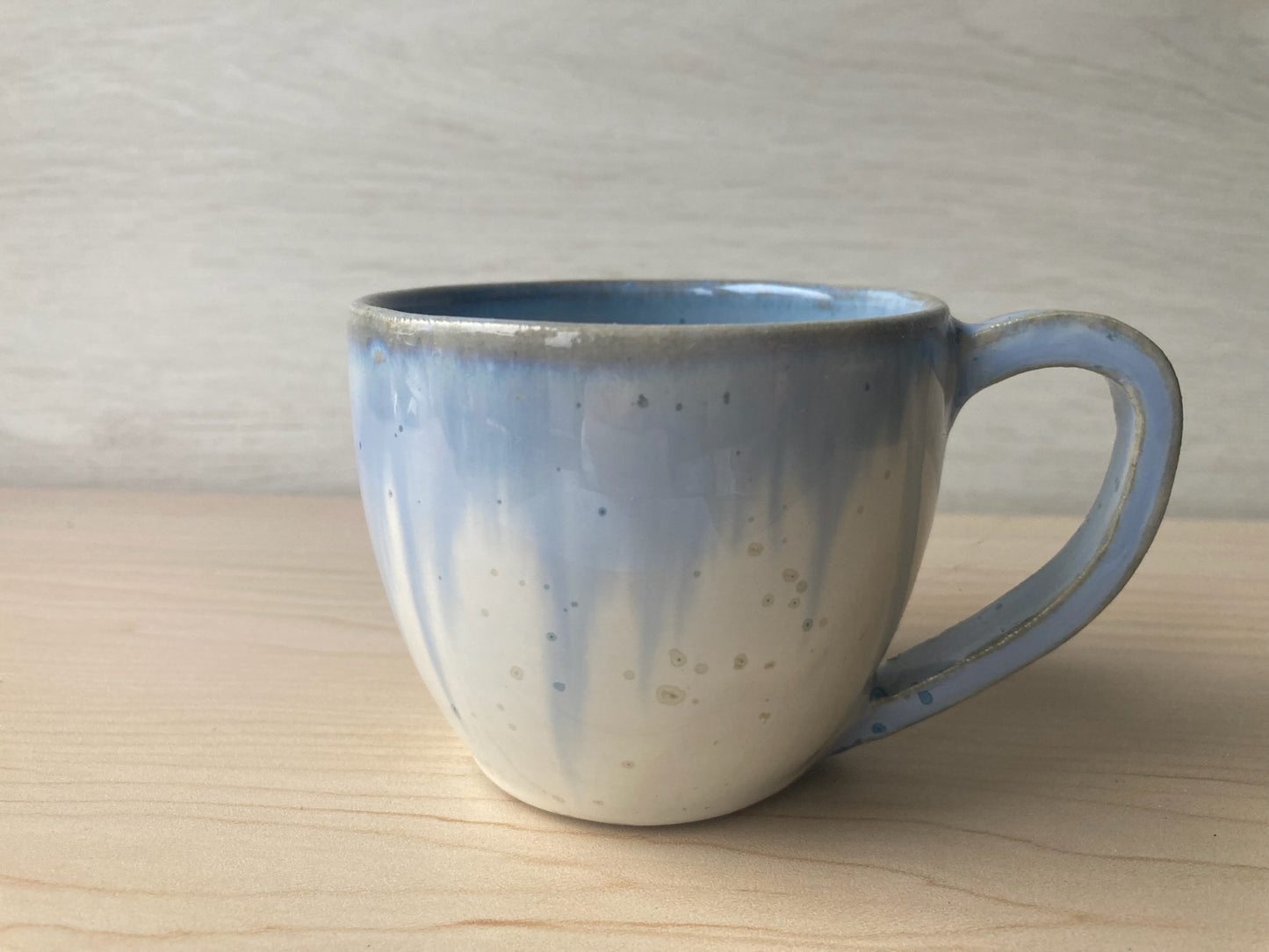 Petite tasse bleu et blanche