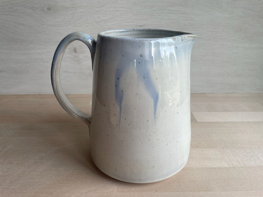 Pichet blanc bleu